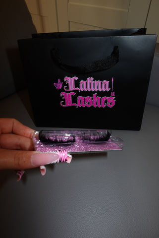 Ciglia Fatte a Mano — Personalizzate